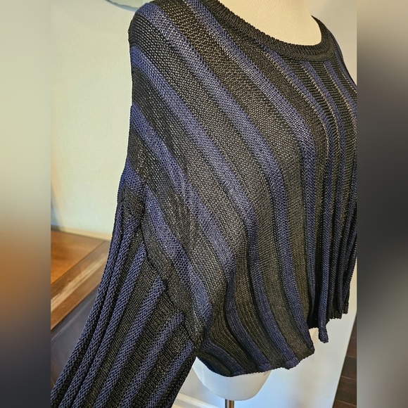 Aritzia Babaton Size XS Black Blue Striped Viscose Cropped Drop Shoulder Sweater - Picture 4 of 12